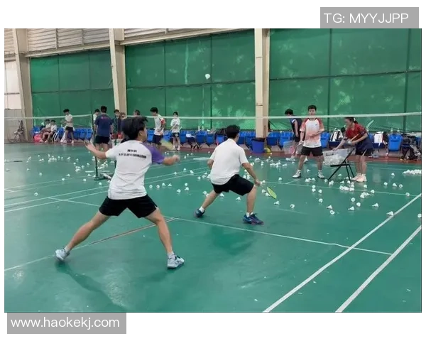 上海羽毛球队在邀请赛中的节奏表现分析与精彩瞬间回顾 上海羽毛球队在邀请赛中的节奏表现分析与精彩瞬间回顾